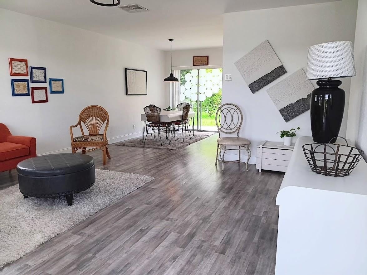 7105 Nw 74Th Place – photo 2