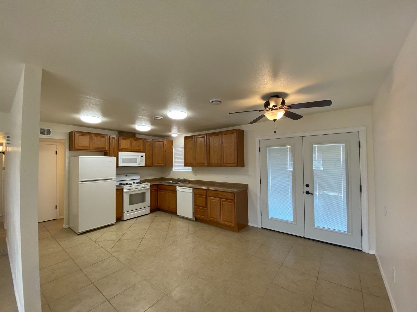 3 Bedroom 1 Bathroom Home – photo 4