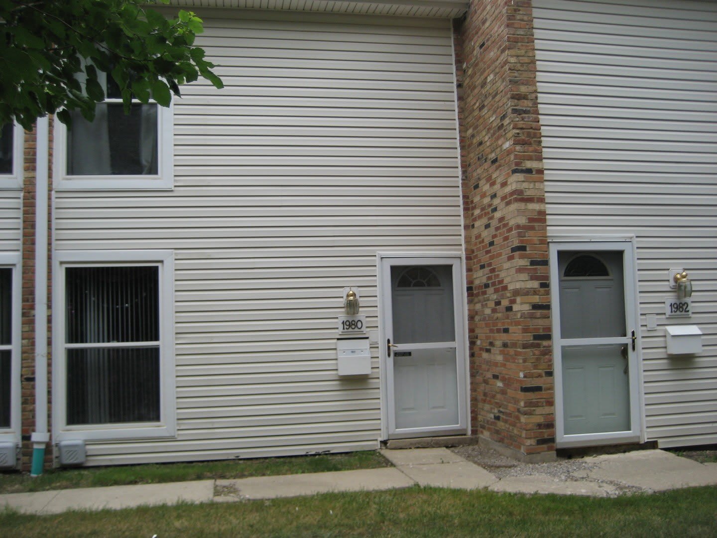 1980 Huntington Boulevard – photo 3