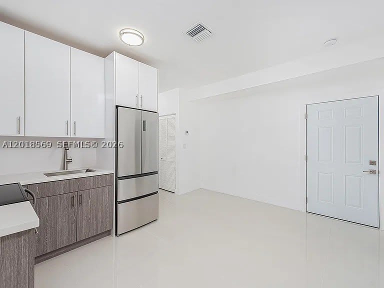 676 NW 47th St – photo 3