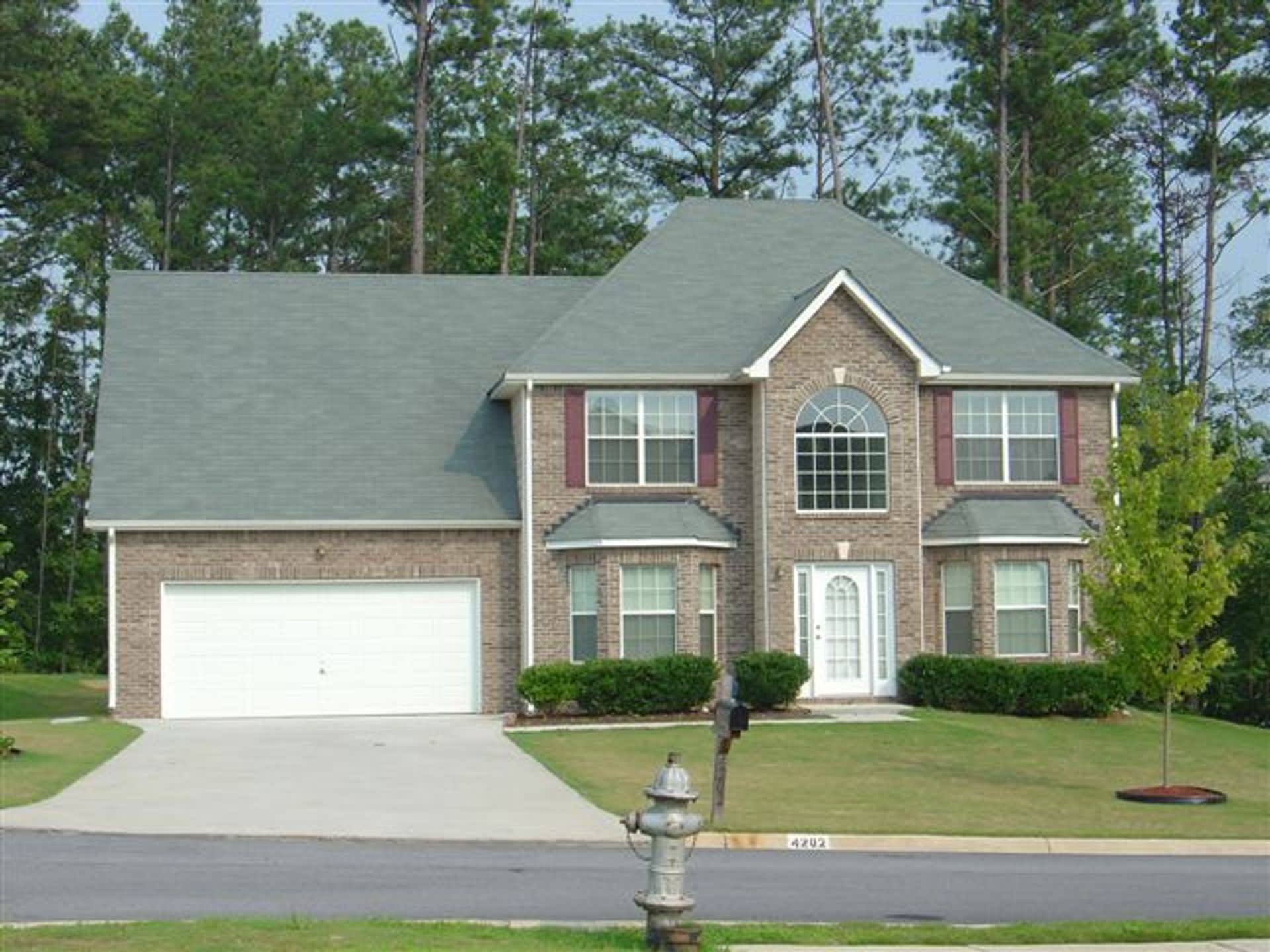 EXECUTIVE HOME IN SWIM COMMUNITY NEAR CAMP CREEK! – photo 2