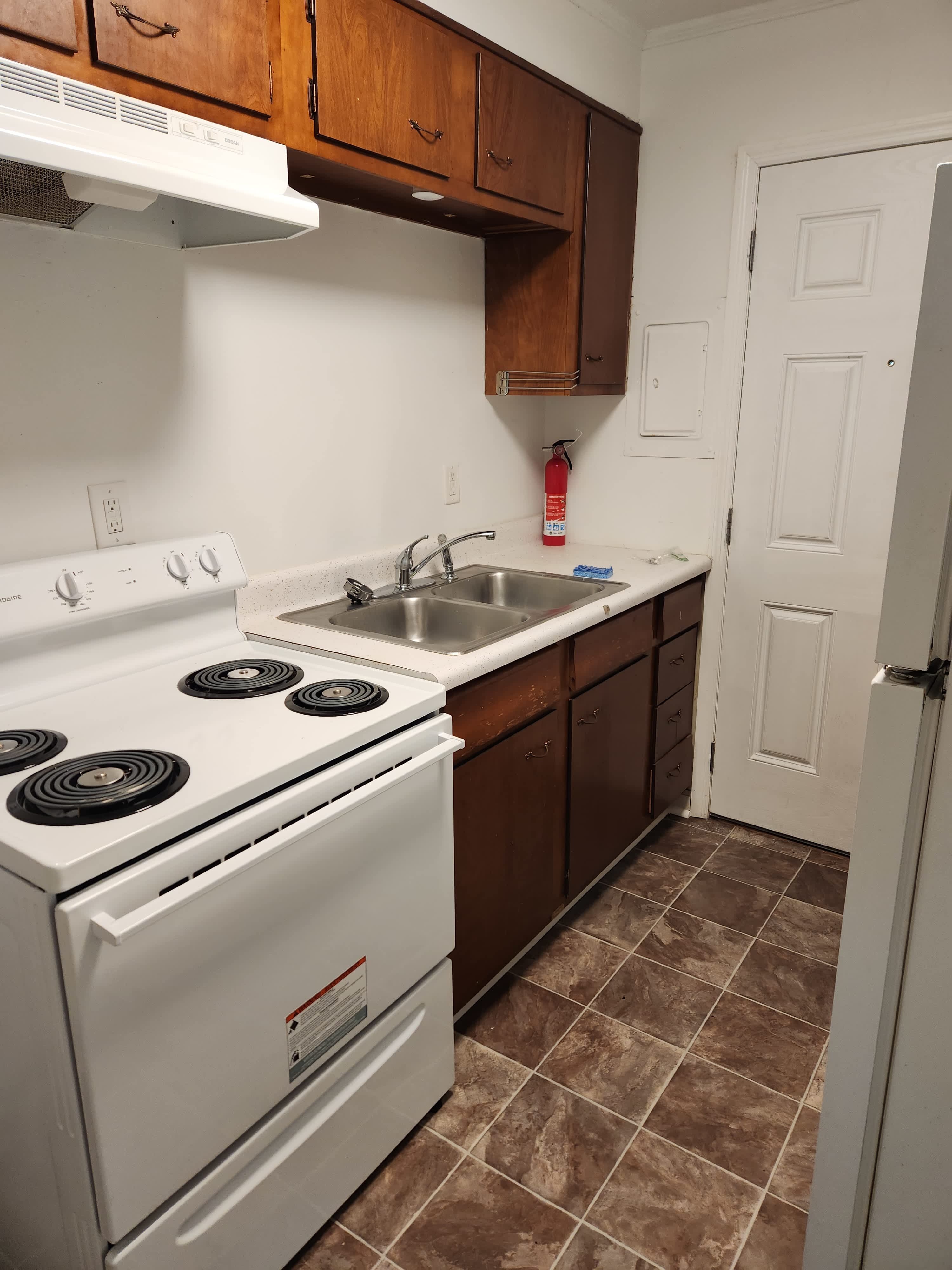 408 Guille Street – photo 3