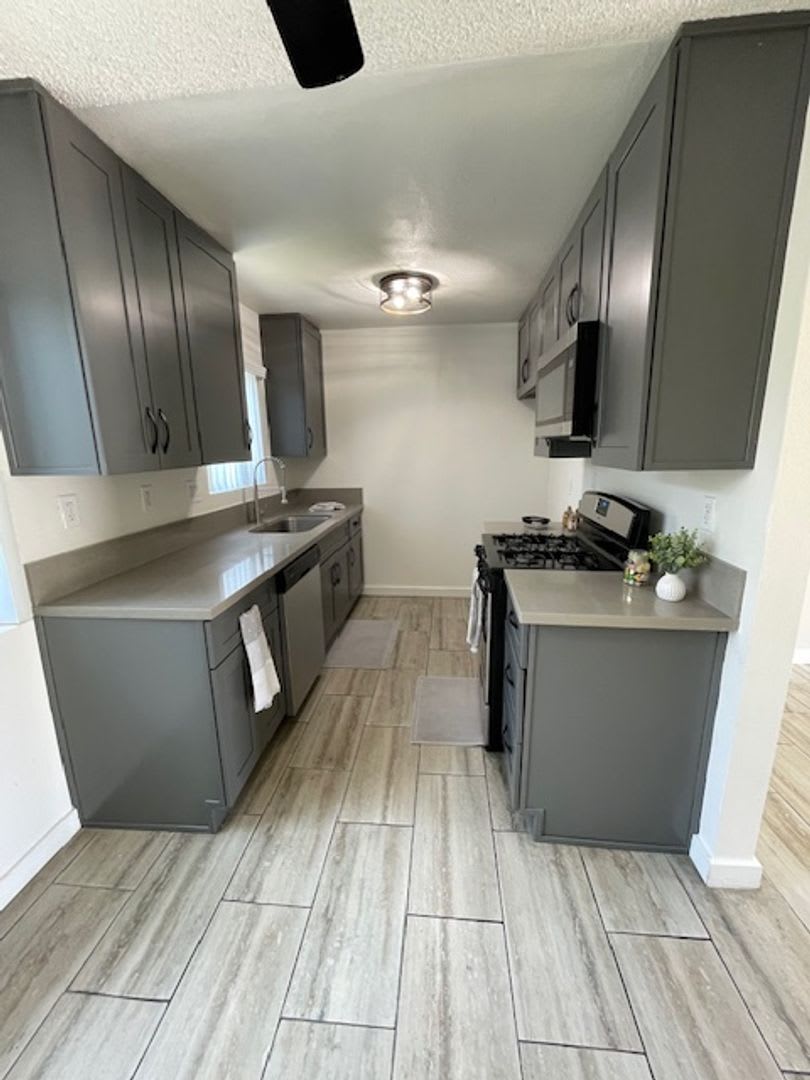 Newly Renovated 1 Bedroom in Bellflower with Move in Special – photo 3