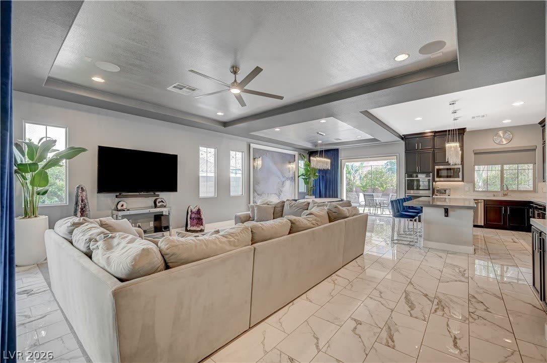 3943 Reyes Avenue – photo 5