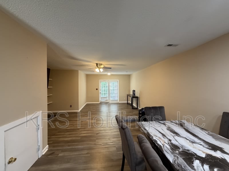 940 Allendale Dr – photo 3