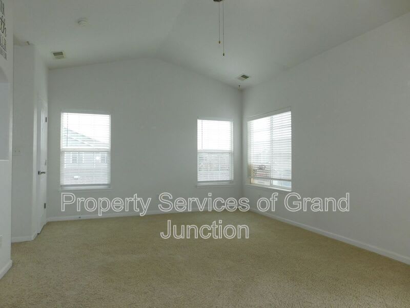 2464 Thunder Mountain Drive – photo 3