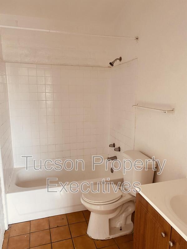 5756 South Park Avenue – photo 3