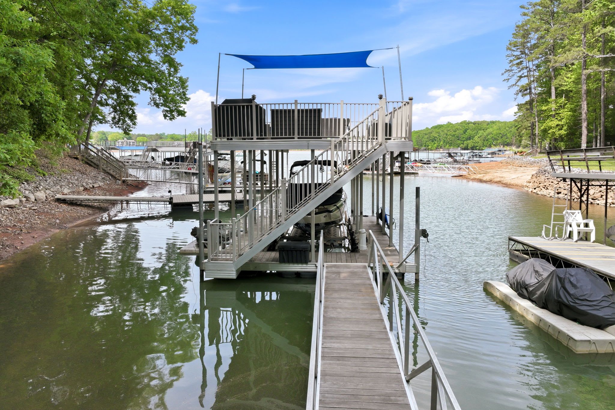 528 Oak Grove Rd – photo 2