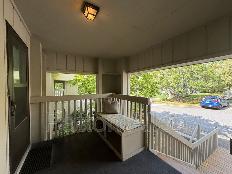 1304 Abbey Cir – photo 3