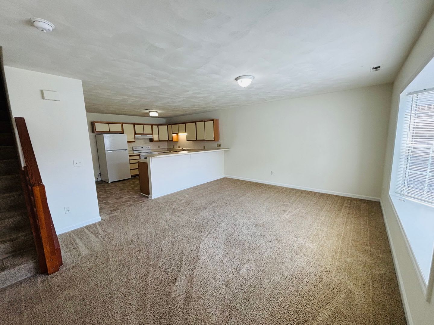 4 Bedroom, 3 Bath Townhouse – photo 5