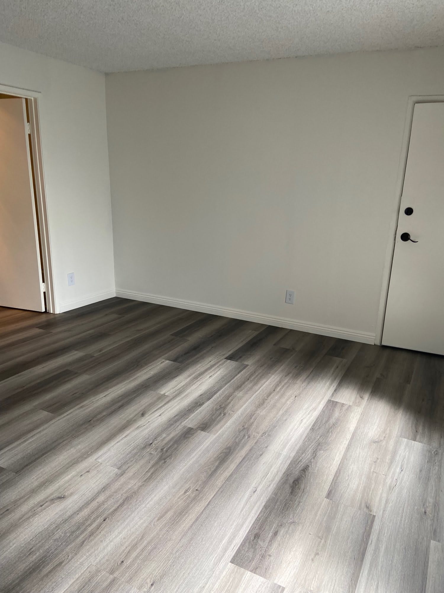 3671 Glendon Ave – photo 4