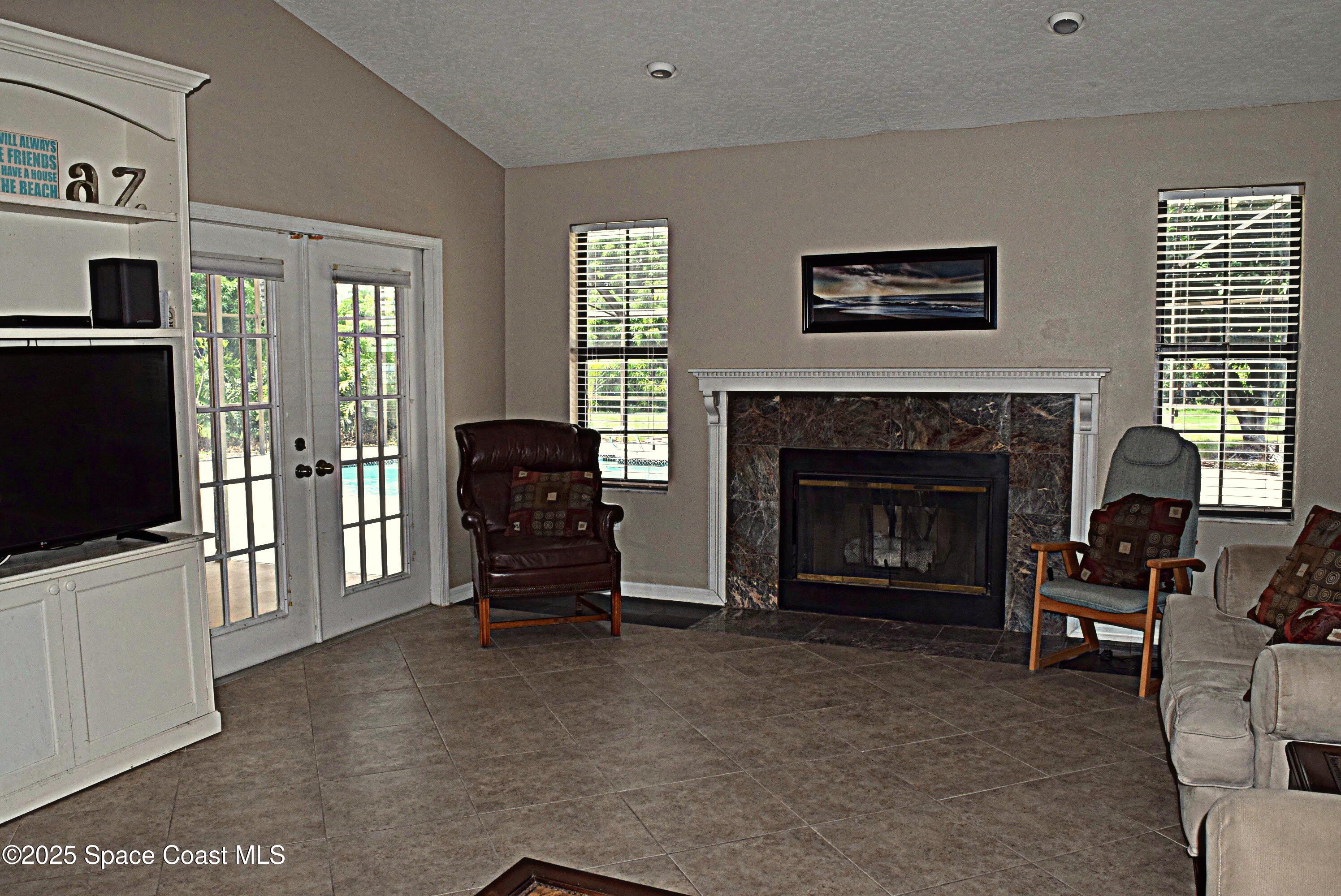 285 Utopia Circle – photo 4