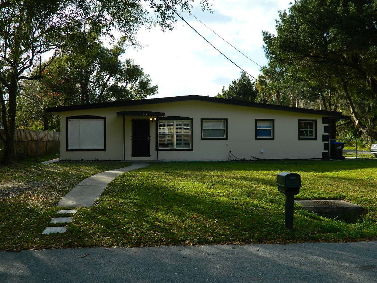 3-Br 2-Baths – photo 1