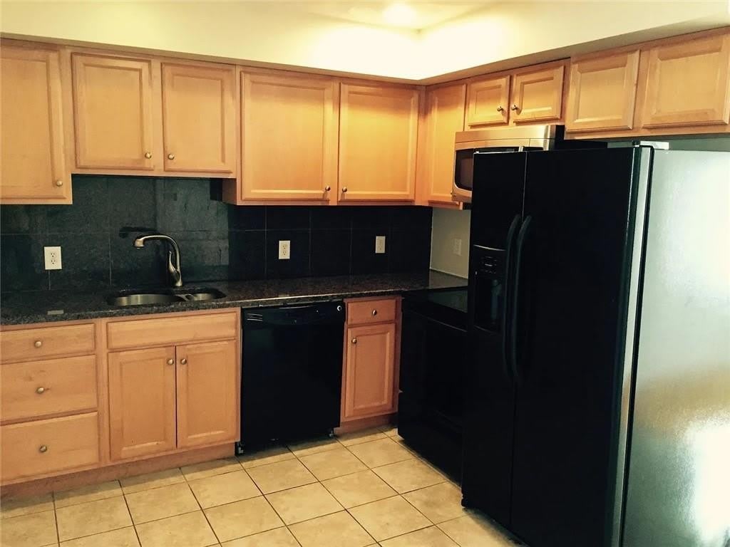 413 Atwells Avenue – photo 4
