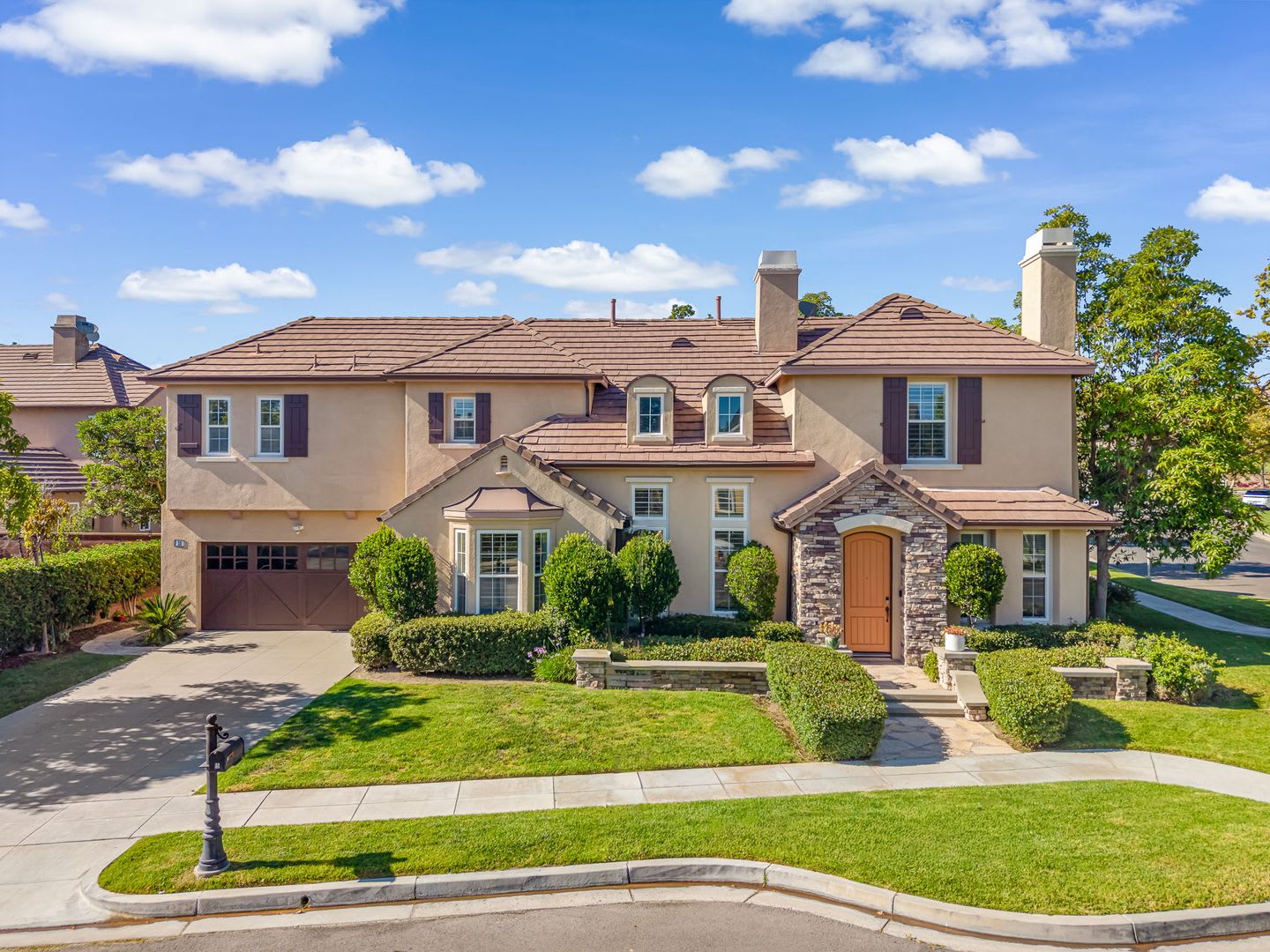 Luxurious French Country Estate In Ladera Ranch Fully Furnished With Flexible Short Term Lease Options – photo 4
