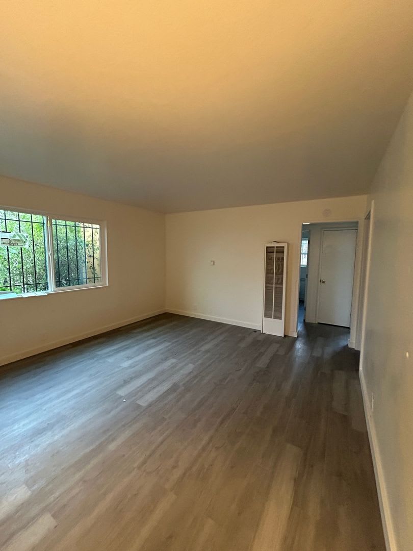 2 Bedroom 1 Bath Apartment 950 sft with utilities (except PGE) – photo 5