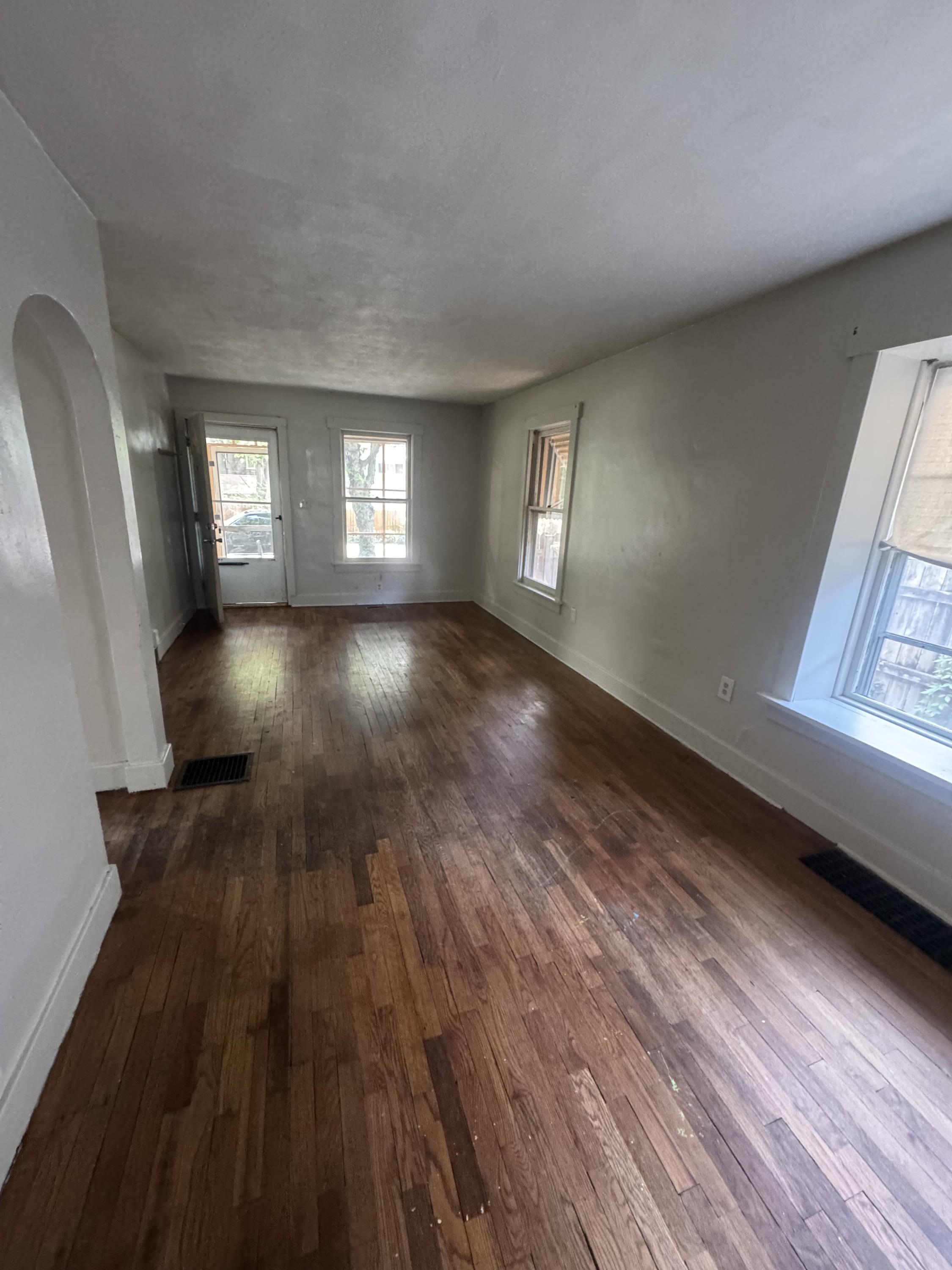 119 Northwest Story Street – photo 2