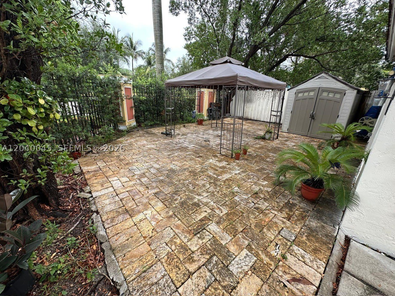 4273 NE 10th Ct – photo 2