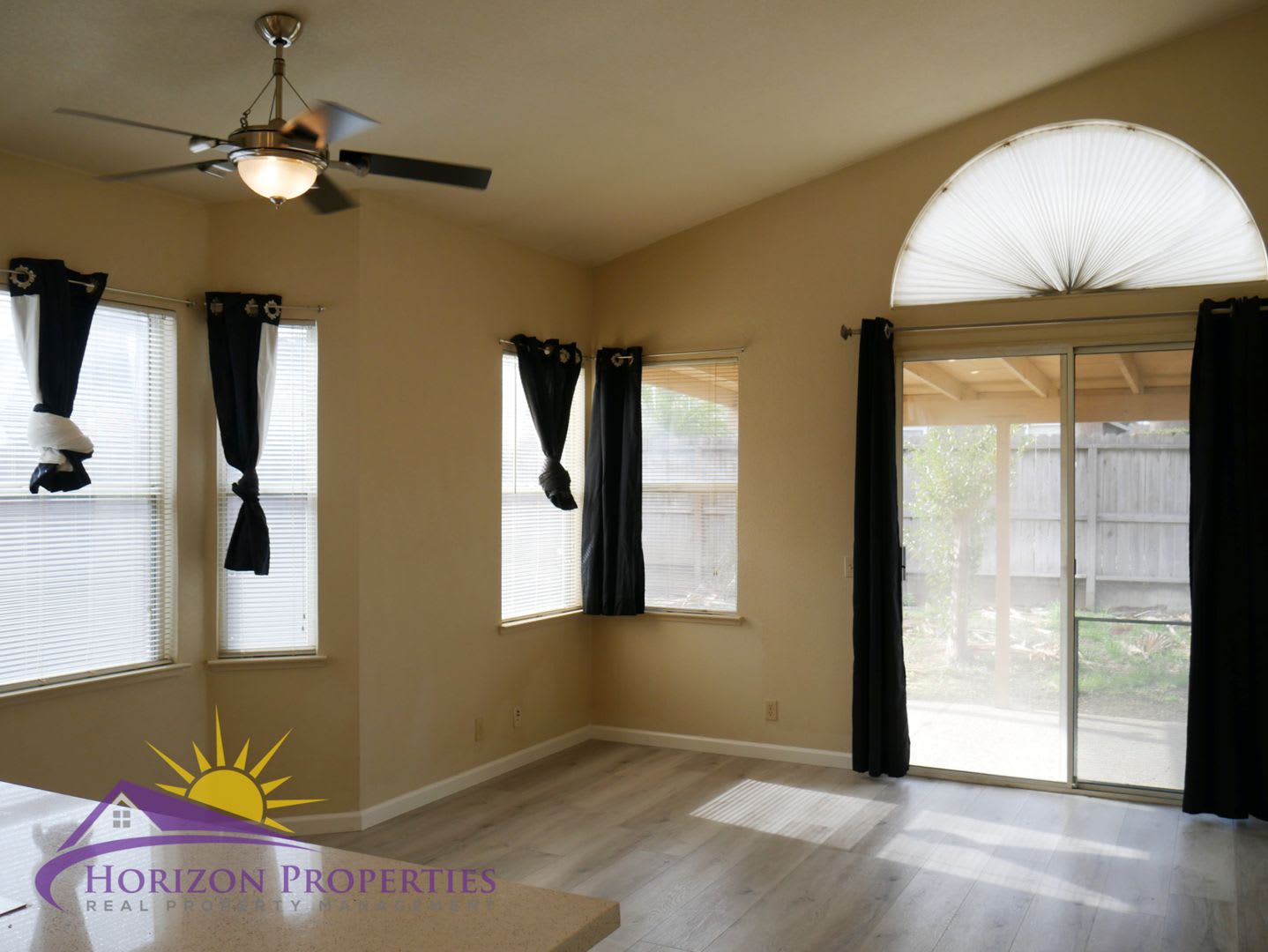 Modern 3 Bed 2 Bath 1,607 Sq. Ft. Elliott Ranch Home in Elk Grove – photo 4