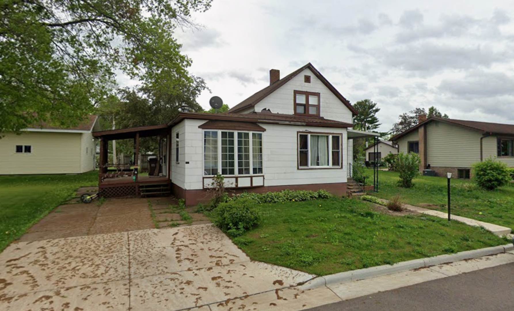 1 450 3Bd 1Ba 1514 7Th Ave Available 10 01 2026 – photo 1