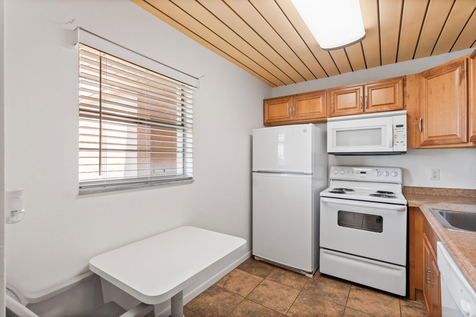 2515 Northeast 2nd Court – photo 3