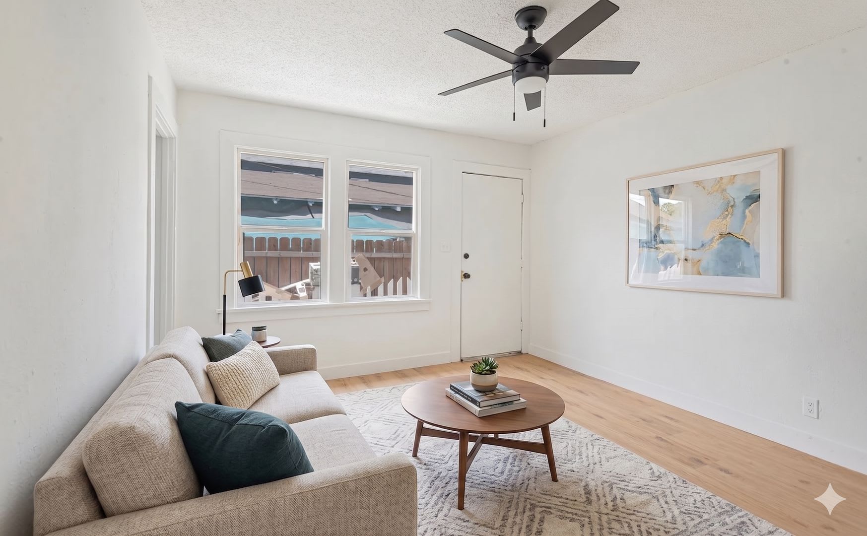 1212 E 76th Pl, Los Angeles, CA 90001 – photo 2