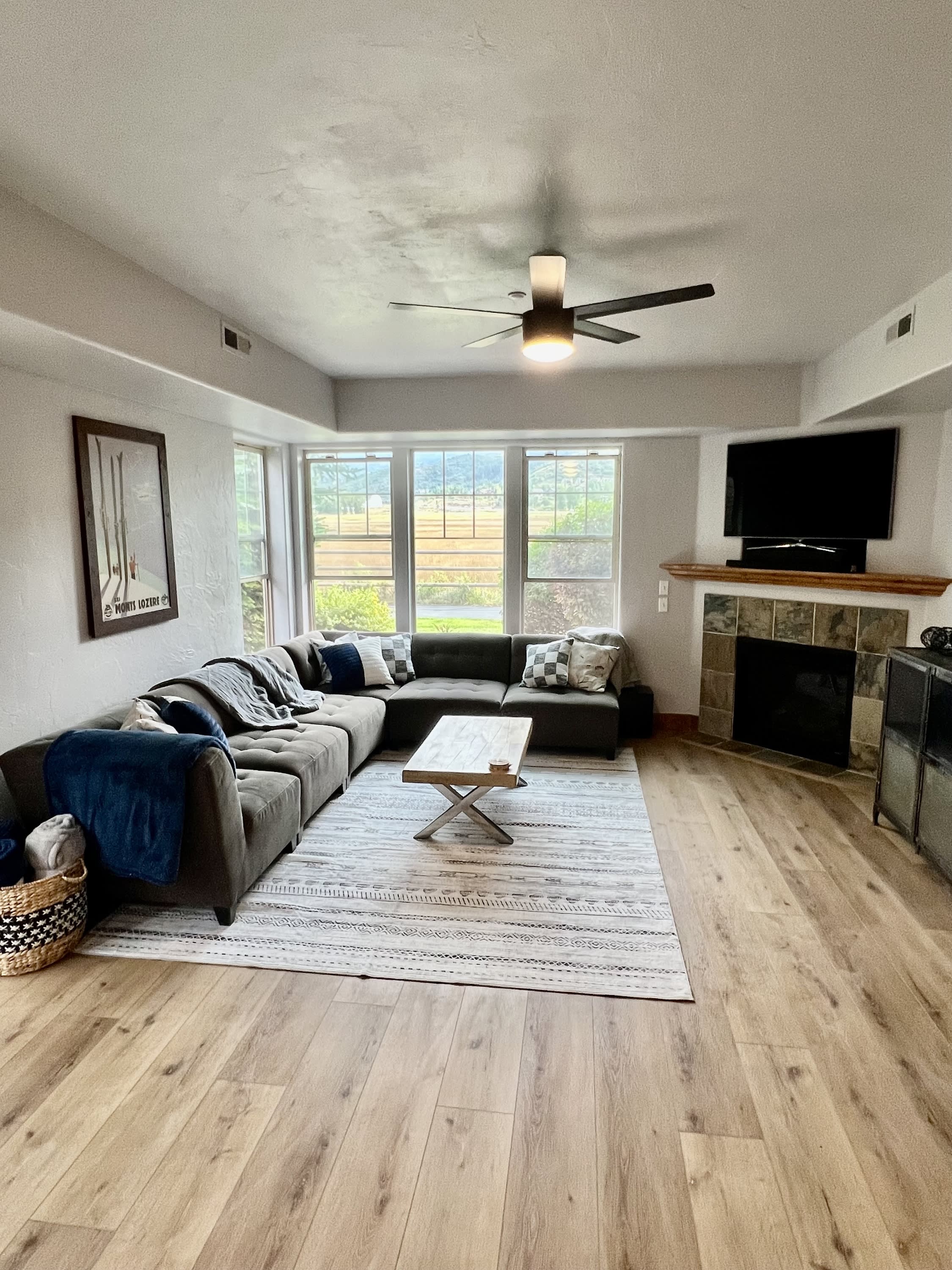 1629 West Redstone Avenue – photo 5