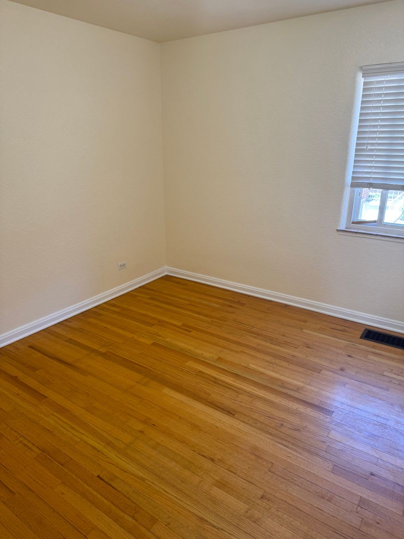 Updated 1 bedroom 1 bath in Mayfair – photo 5