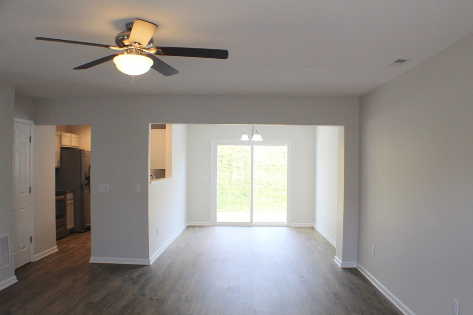 Spacious 3-Bedroom Townhome for Rent – Steps from Sentara RMH! – photo 3