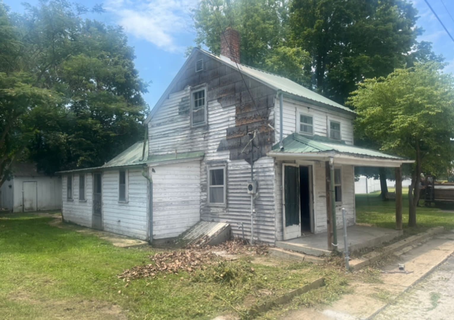 Historic Downtown! $390 Month / $900 Down – photo 4