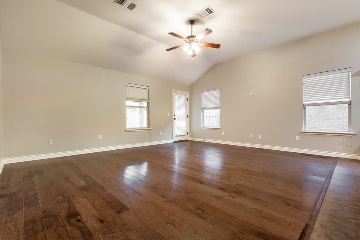 2609 NW 183rd St – photo 3