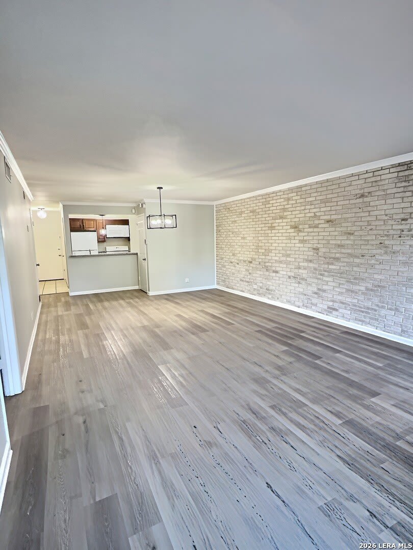 8030 Broadway – photo 3