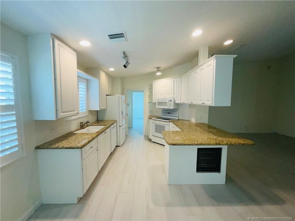 781 SW Balmoral Trace – photo 3