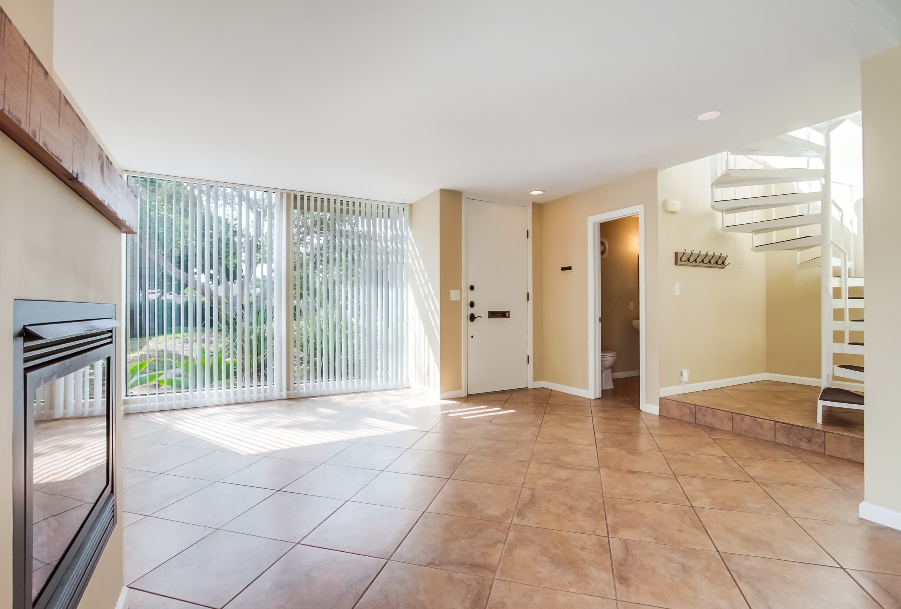 675 South Sierra Avenue 19 – photo 2