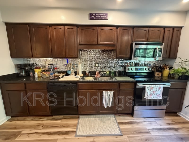 3877 Sherman Oaks Ave – photo 3