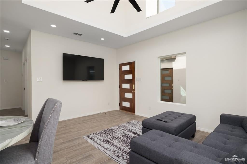 1605 Karen Drive – photo 3