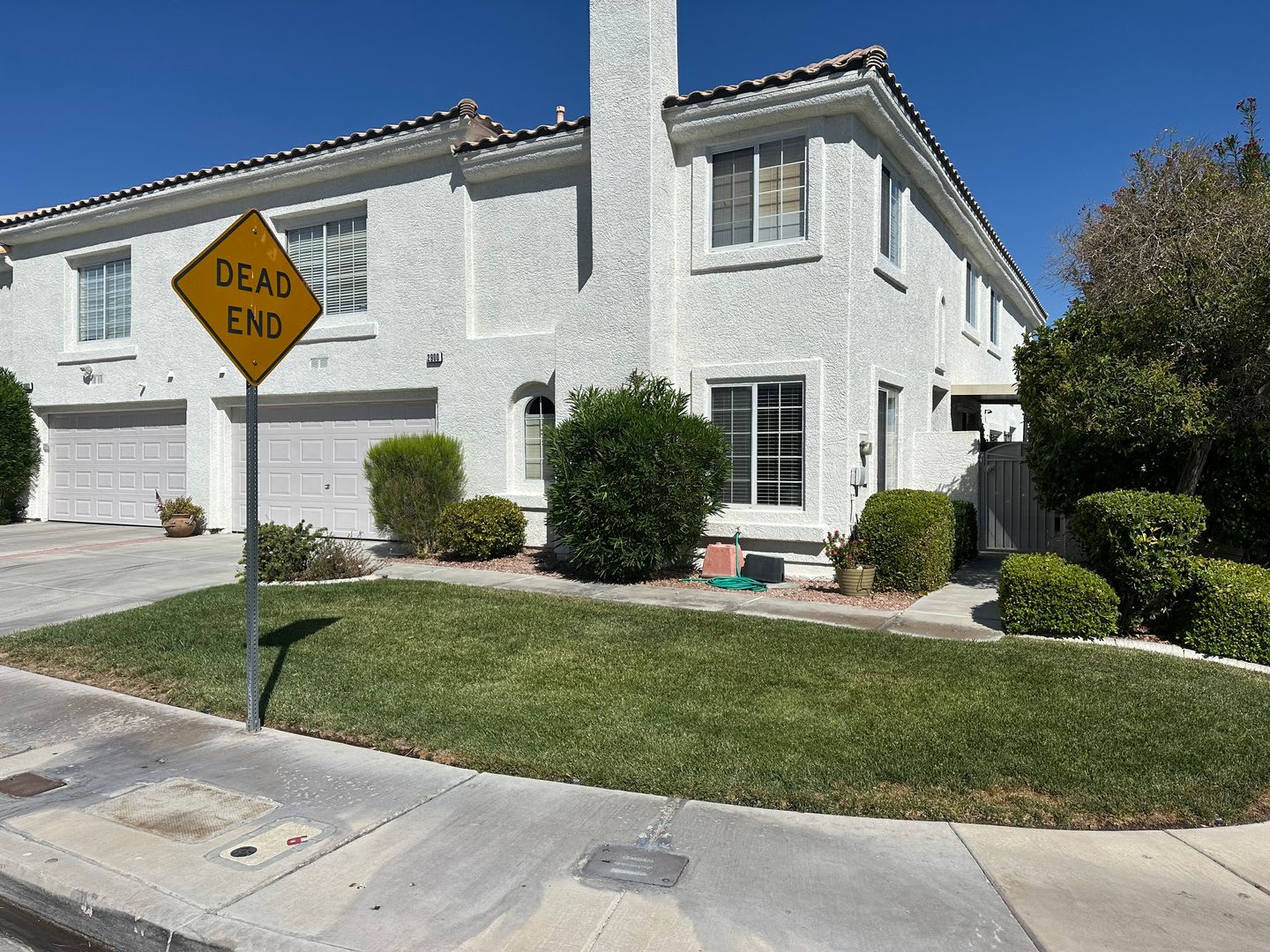 Henderson!! 3 Bedrooms!! 2 Car Garage!! Community Pool!! Spa!! Clubhouse!! Fitness Center – photo 1