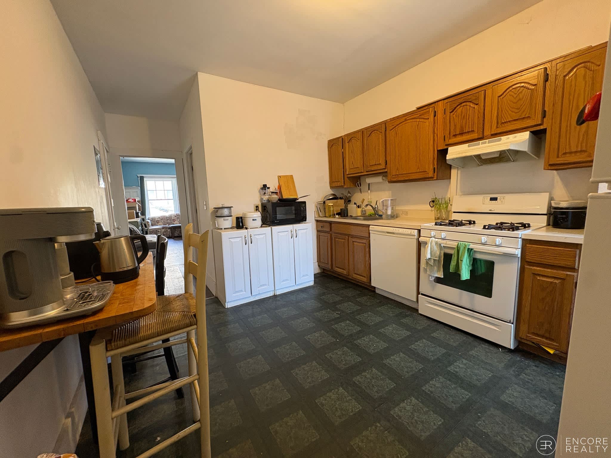 39 Strathmore Rd – photo 2