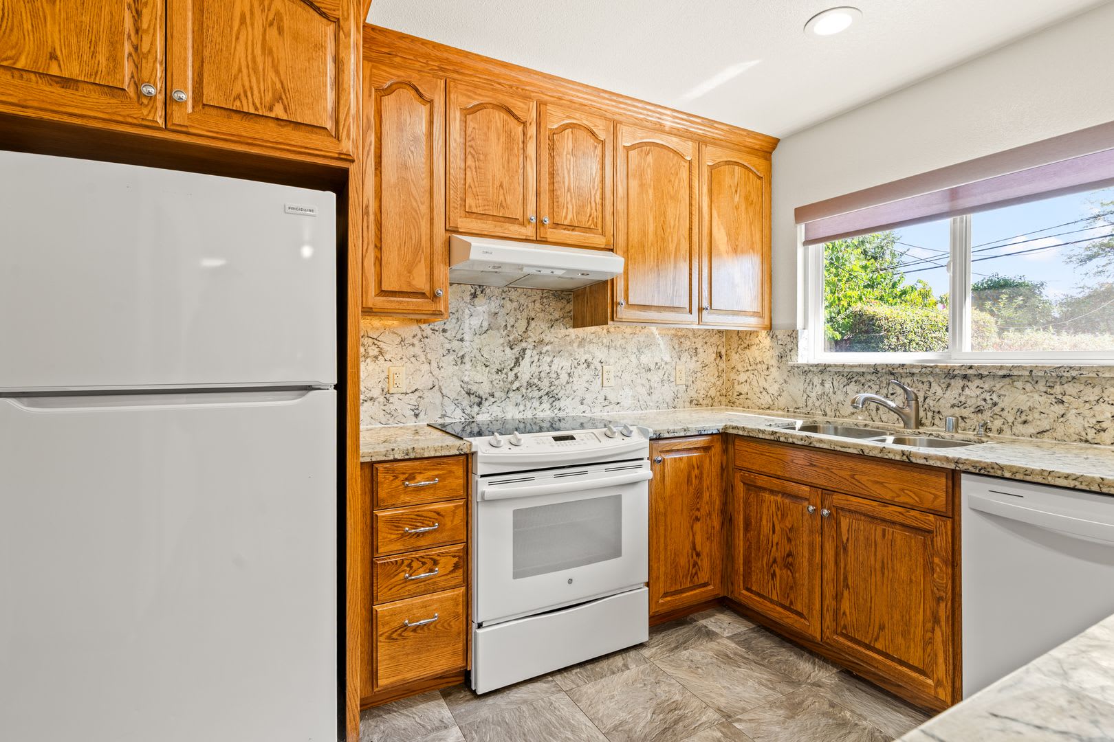 Charming West Dublin Home With an Expansive Backyard Oasis – photo 5