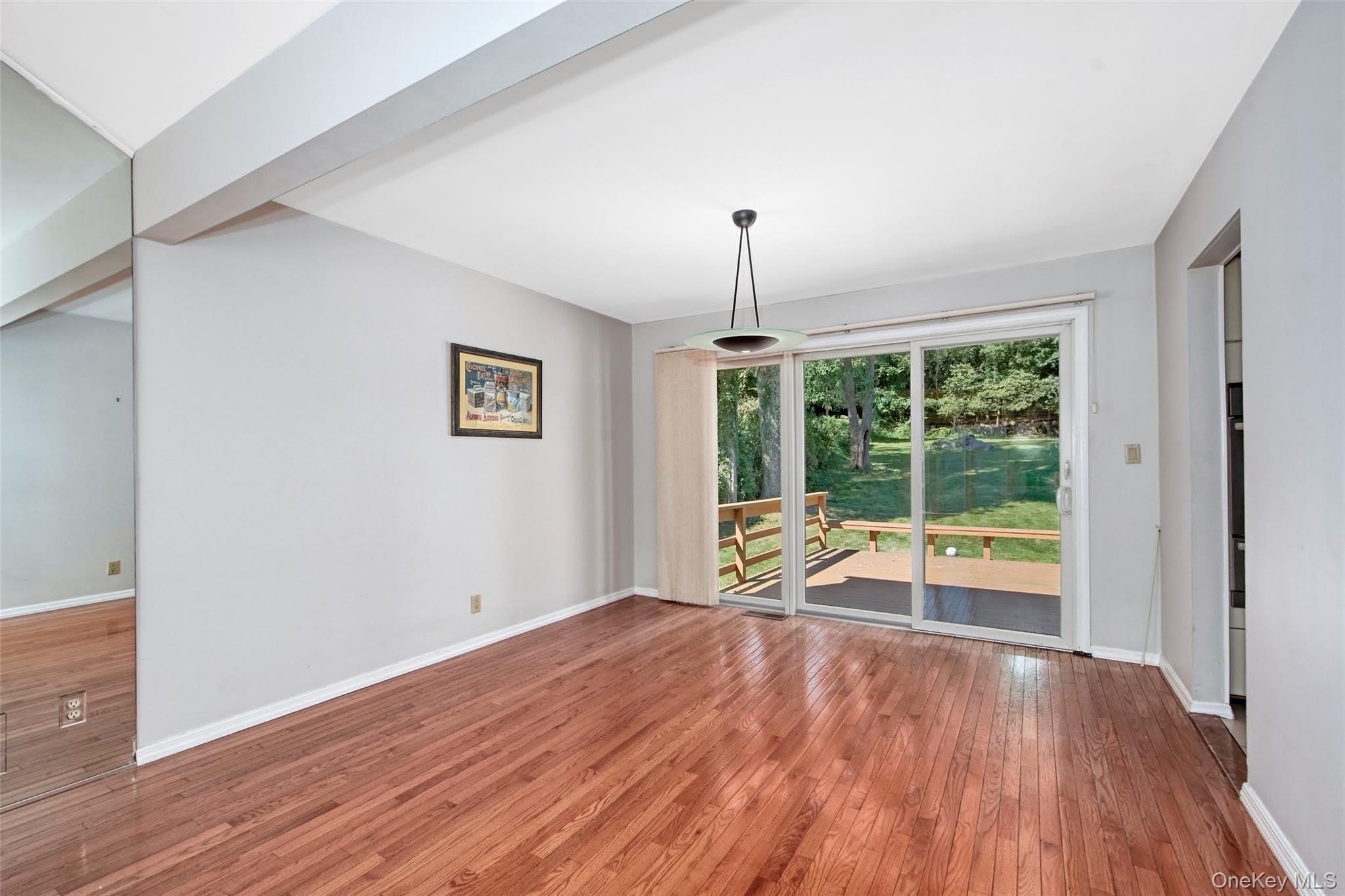 185 Pinewood Road – photo 4