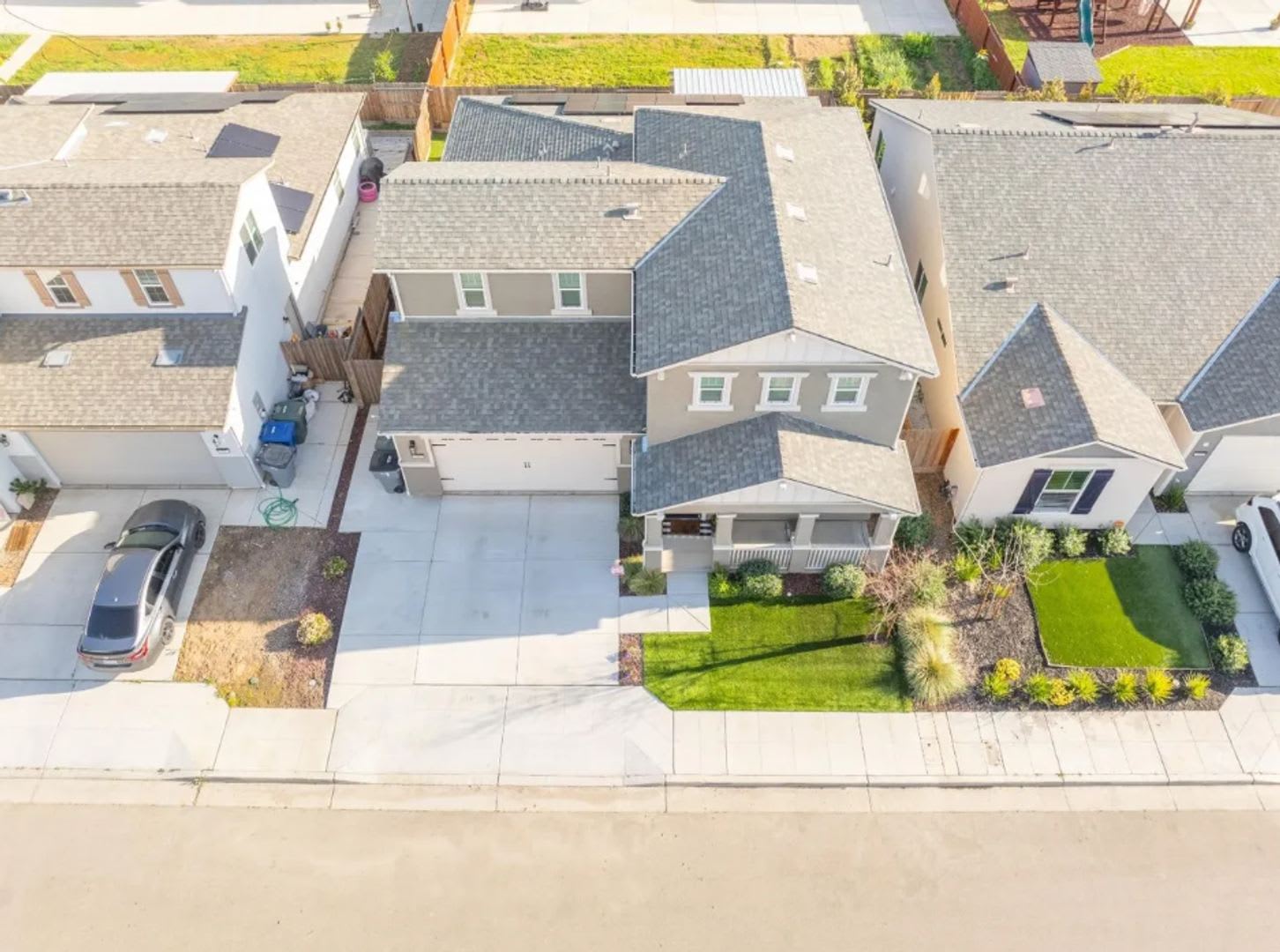 Beautiful 4 Bedroom Home In Clovis Unified School District – photo 3
