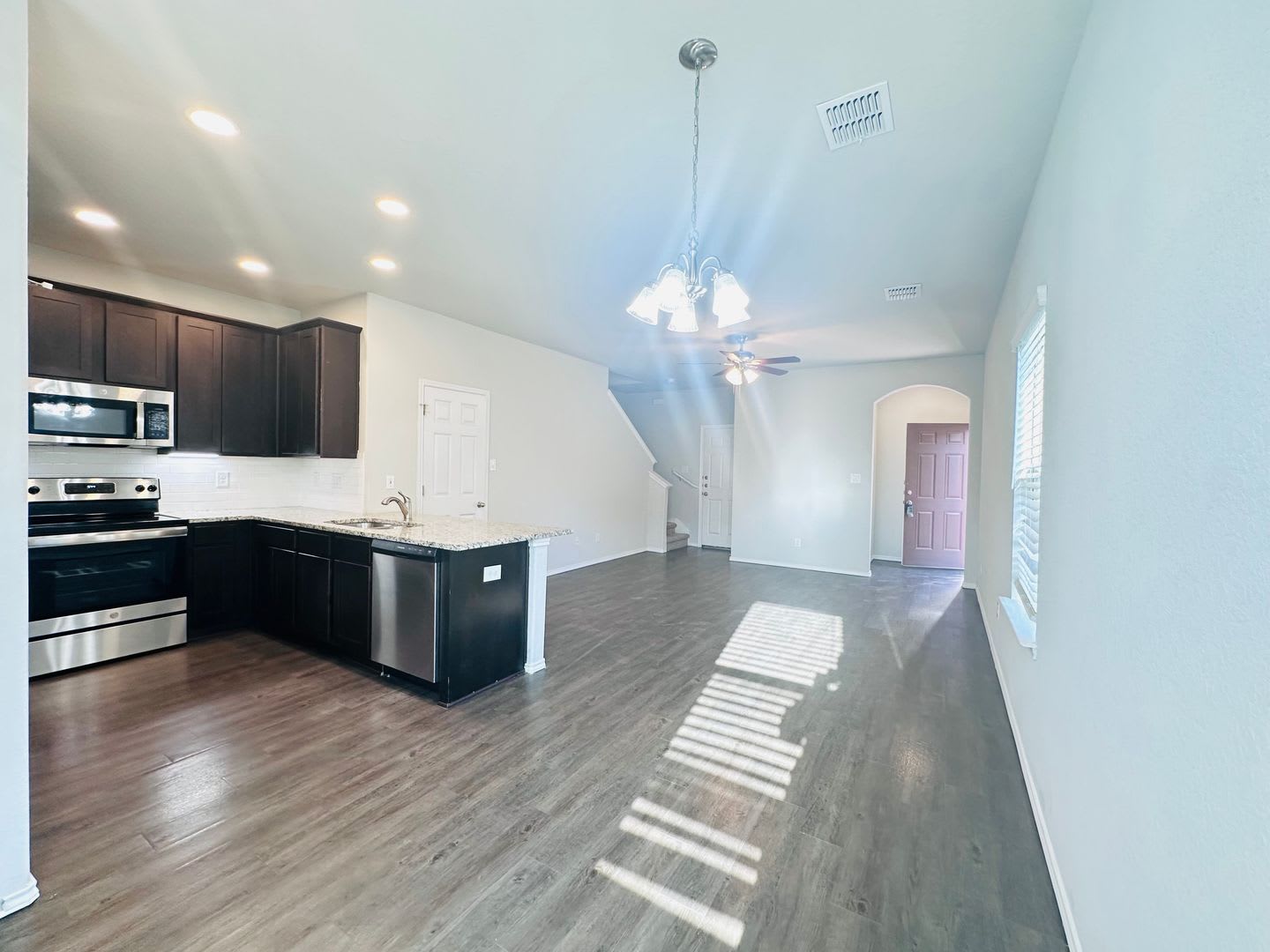 Luxury Townhome Near Randolph Afb – photo 5