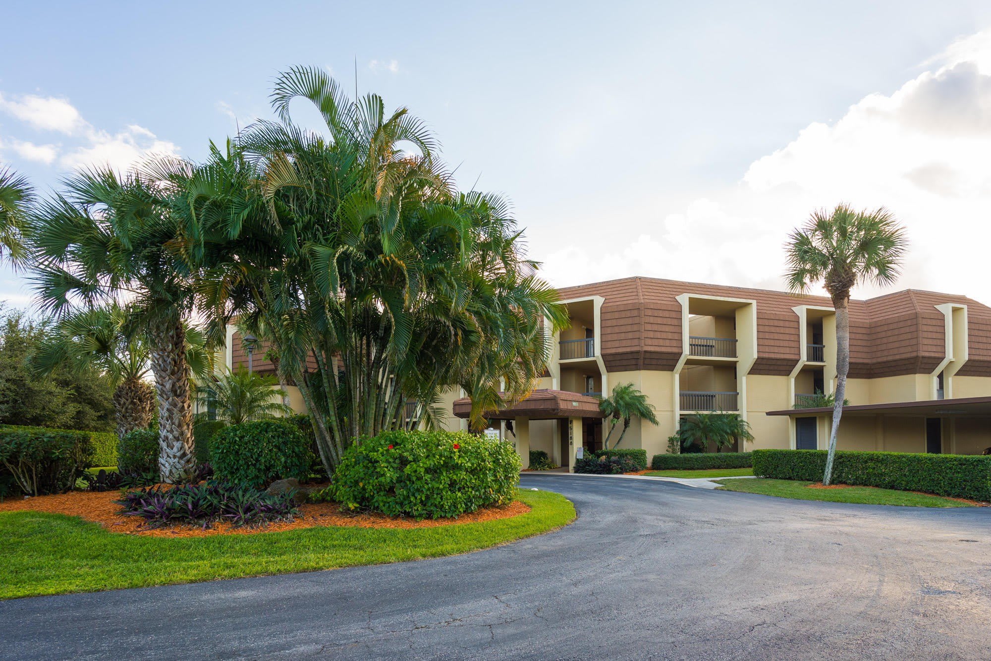 5188 Woodland Lakes Drive – photo 1