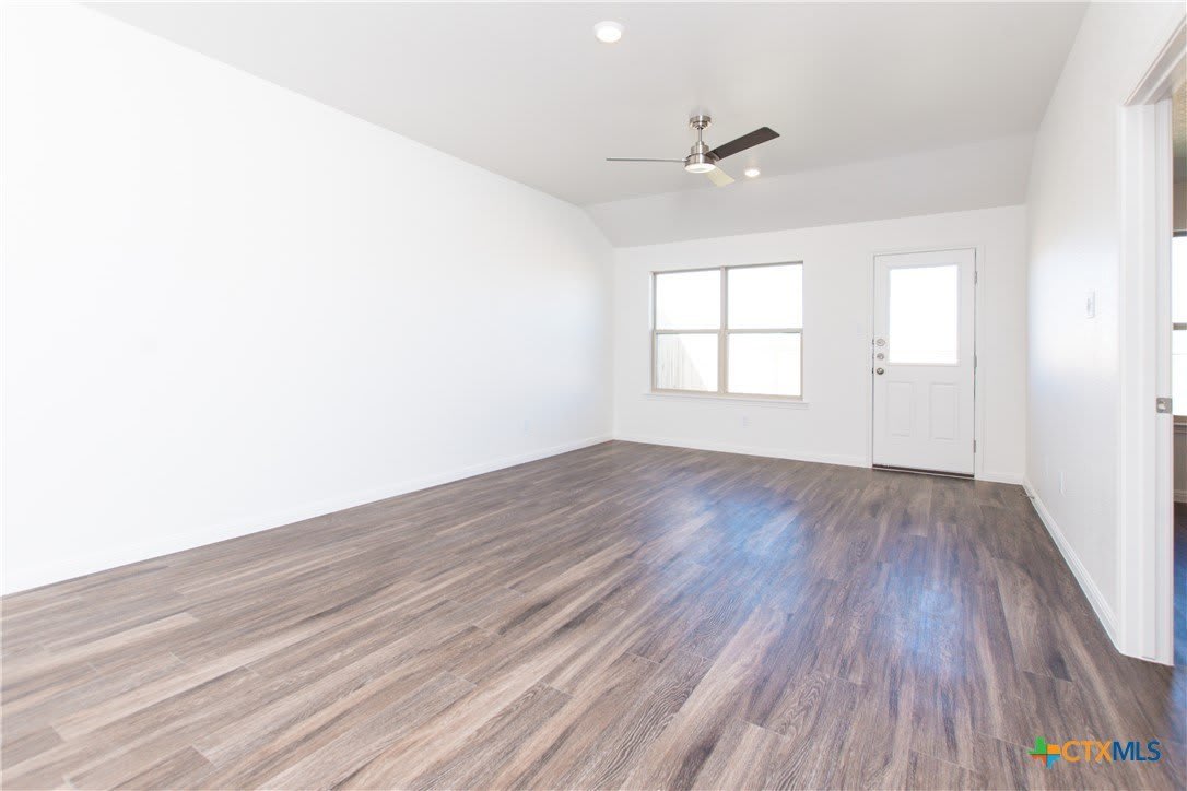 5815 Betty Lou Drive – photo 5