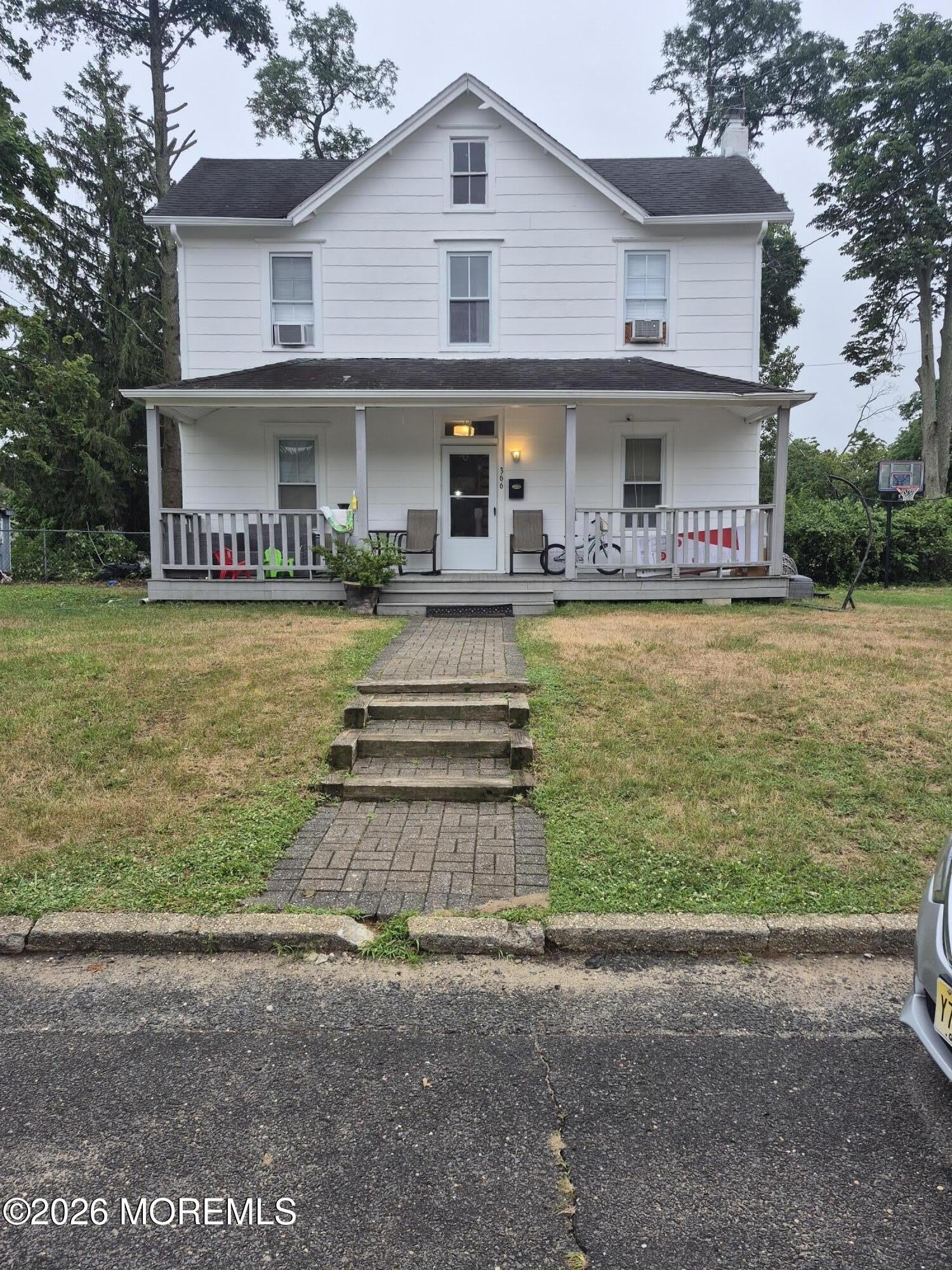 366 Lake Avenue – photo 1