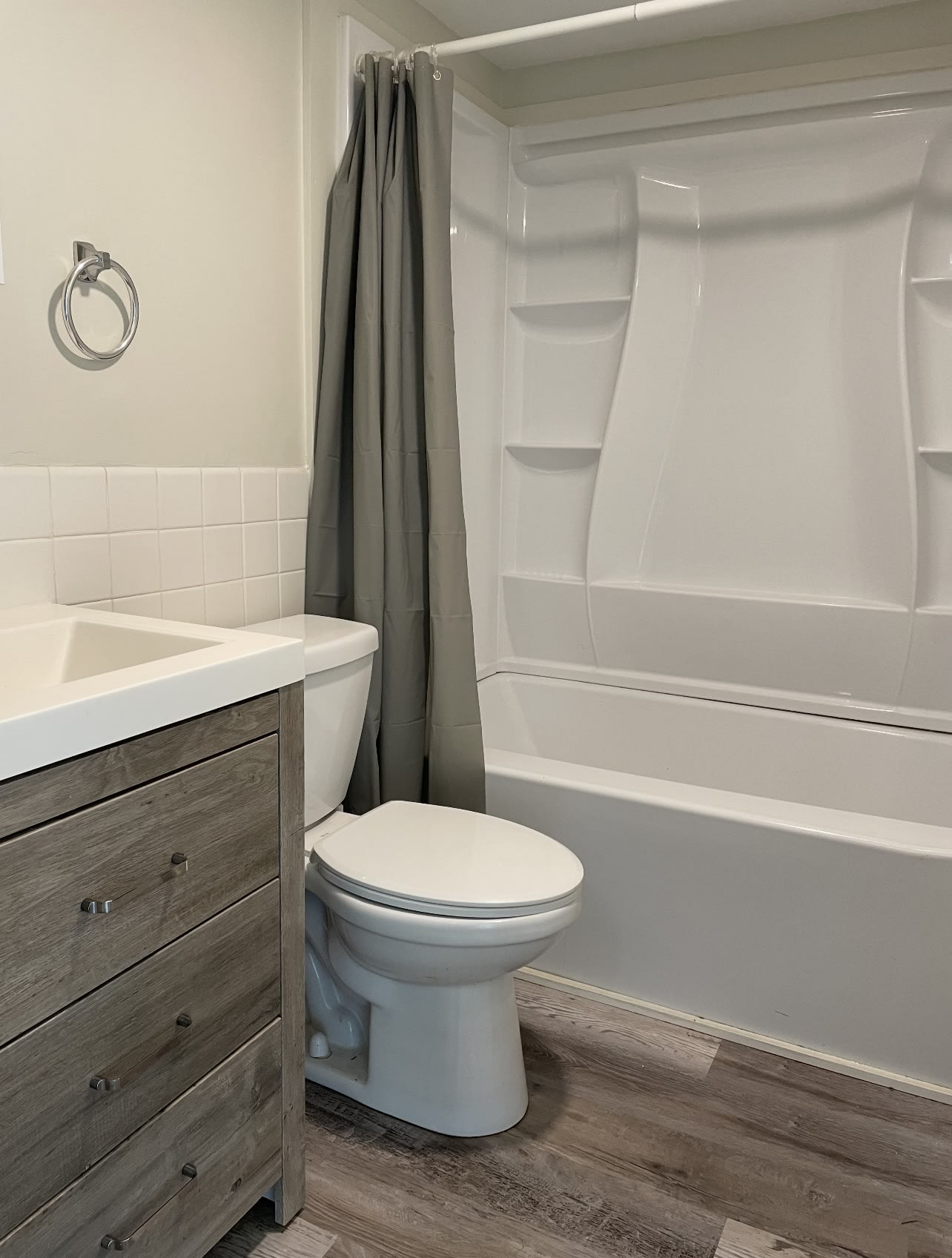93 Riverview Apartment – photo 5