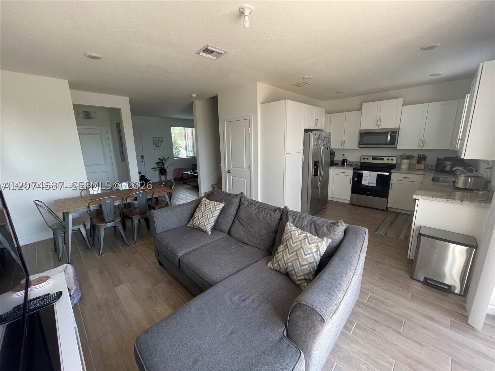 2346 SE 12th Ct – photo 1