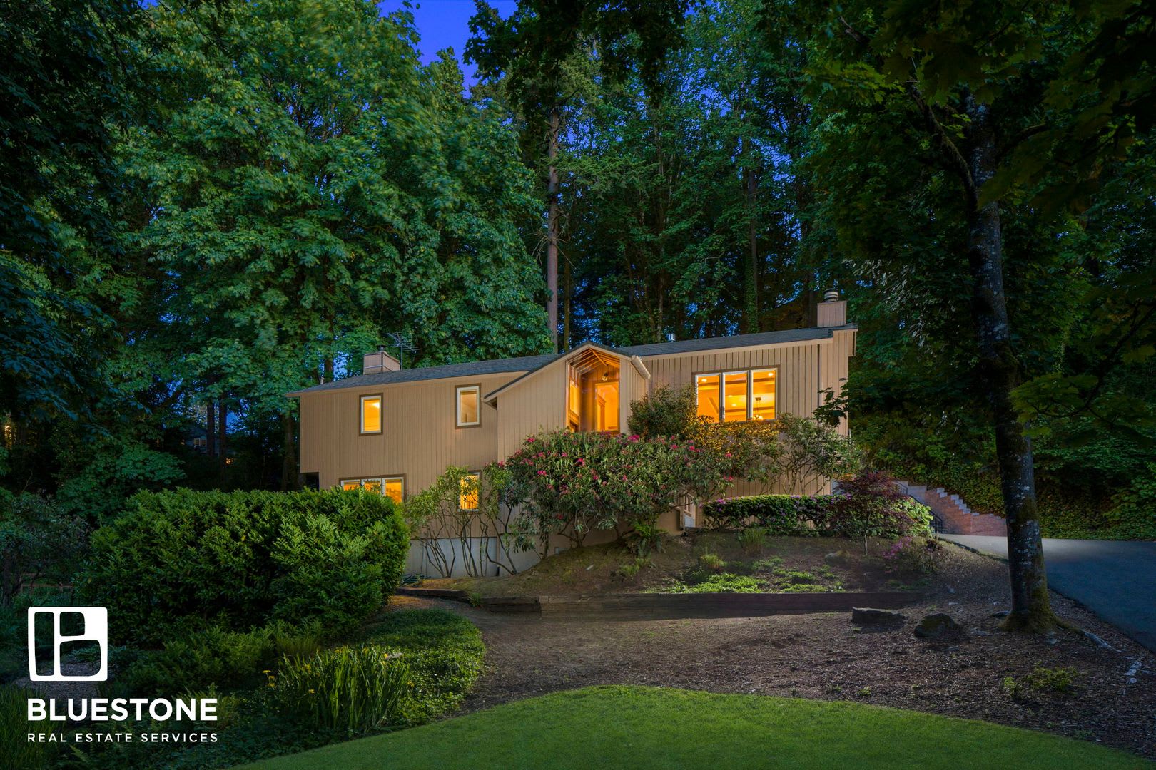 Beautiful 4 bedroom home in Palisades Neighborhood of Lake Oswego! – photo 2