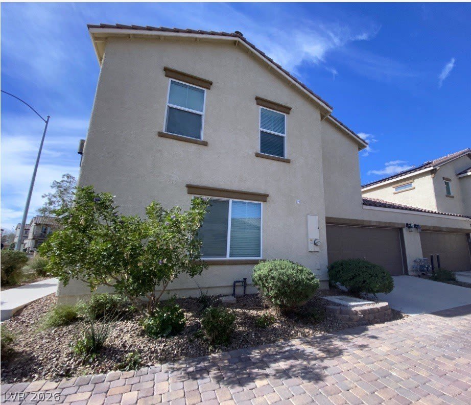 1051 Admiral Emblem Street – photo 4