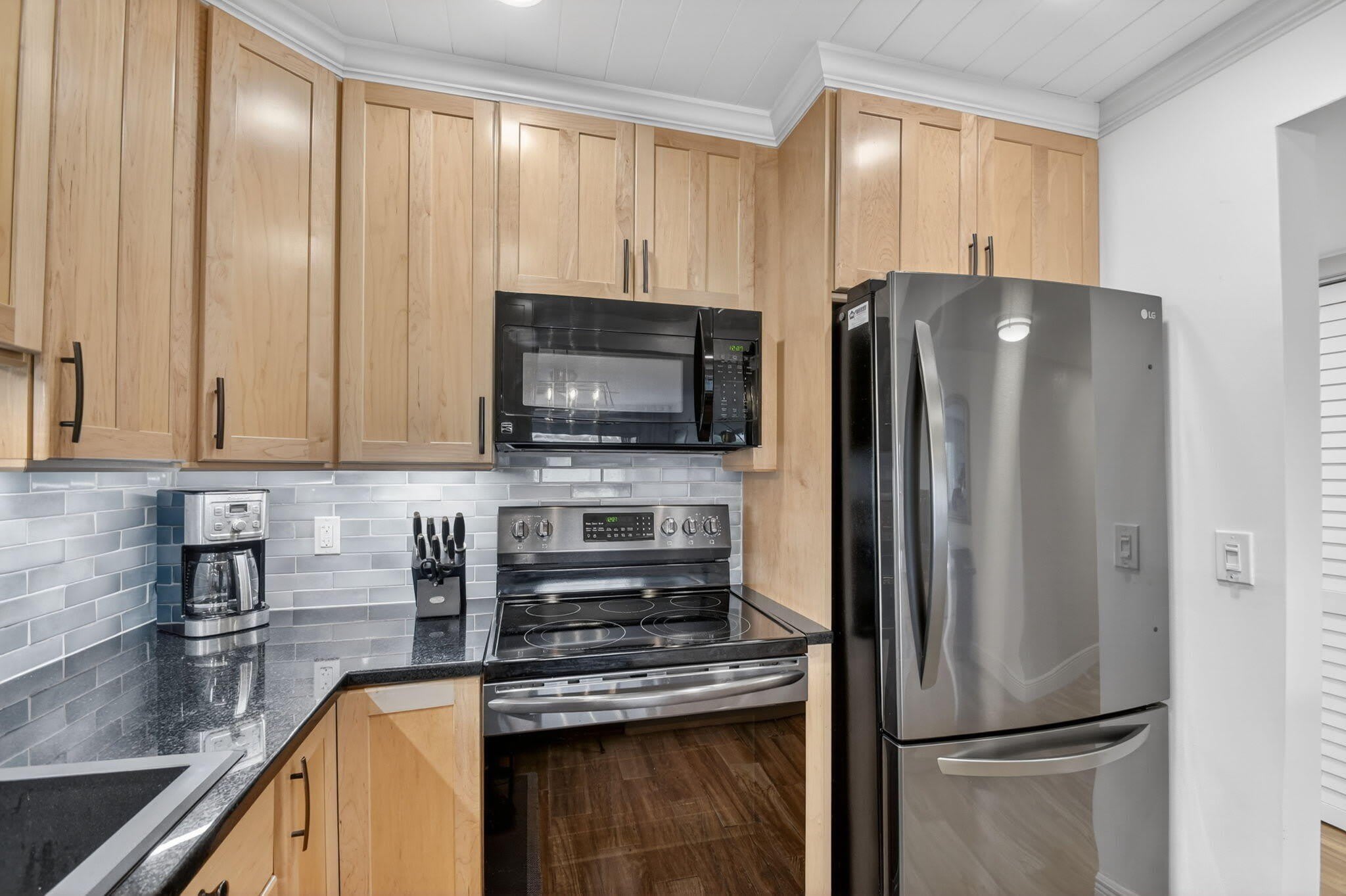 1502 S Lakeside Drive – photo 4